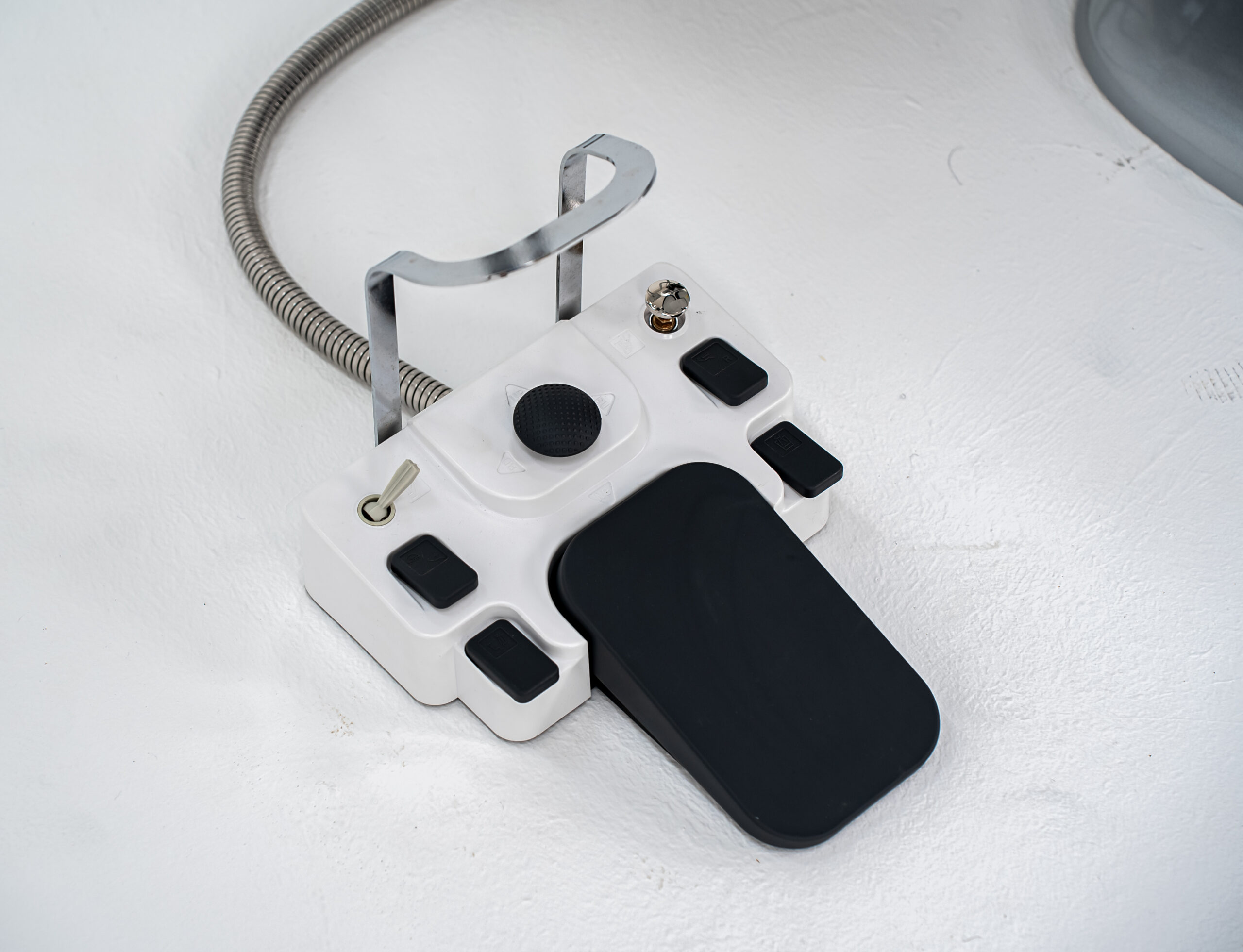 V3 Black Detail