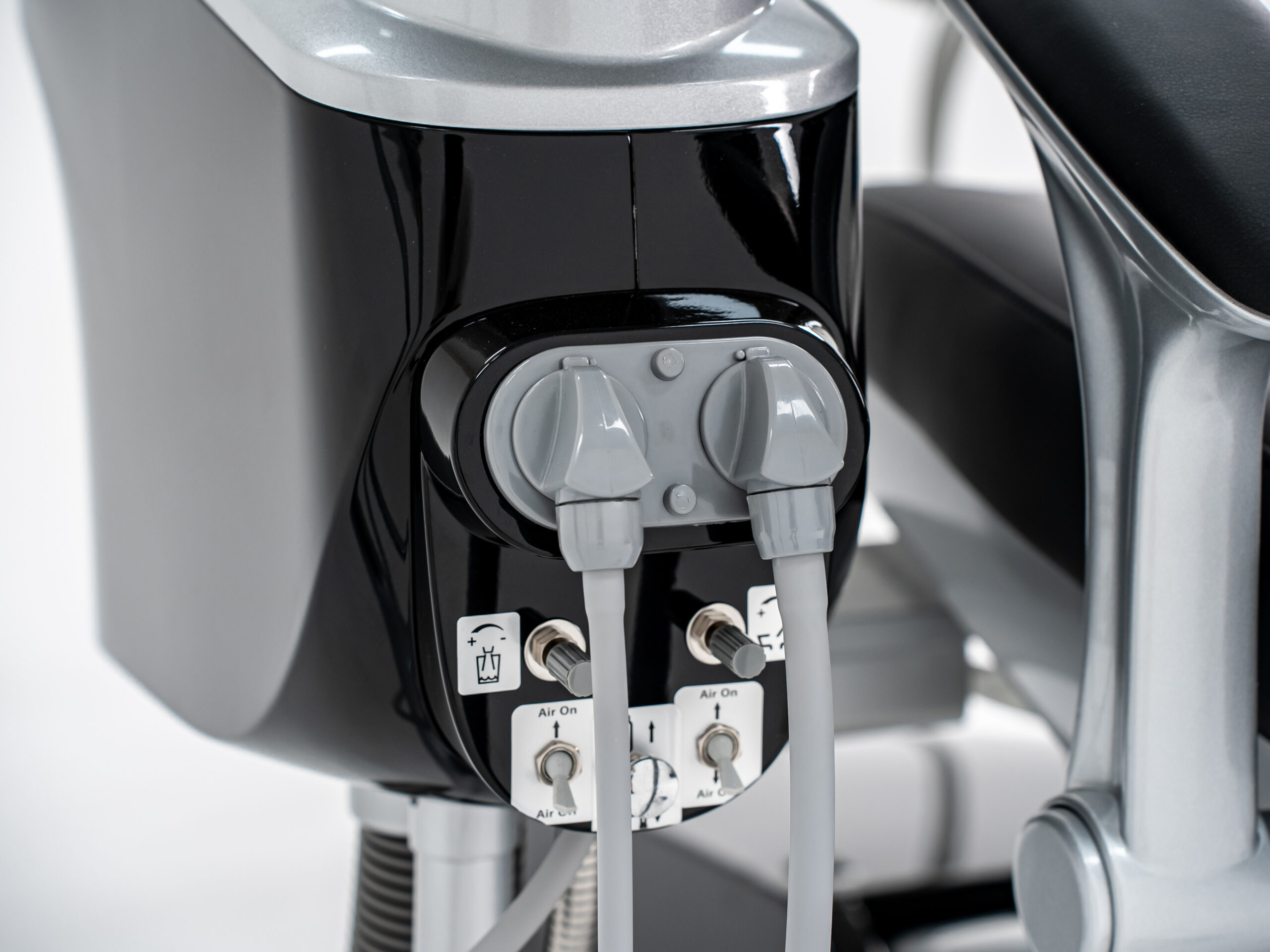 V3 Black Detail
